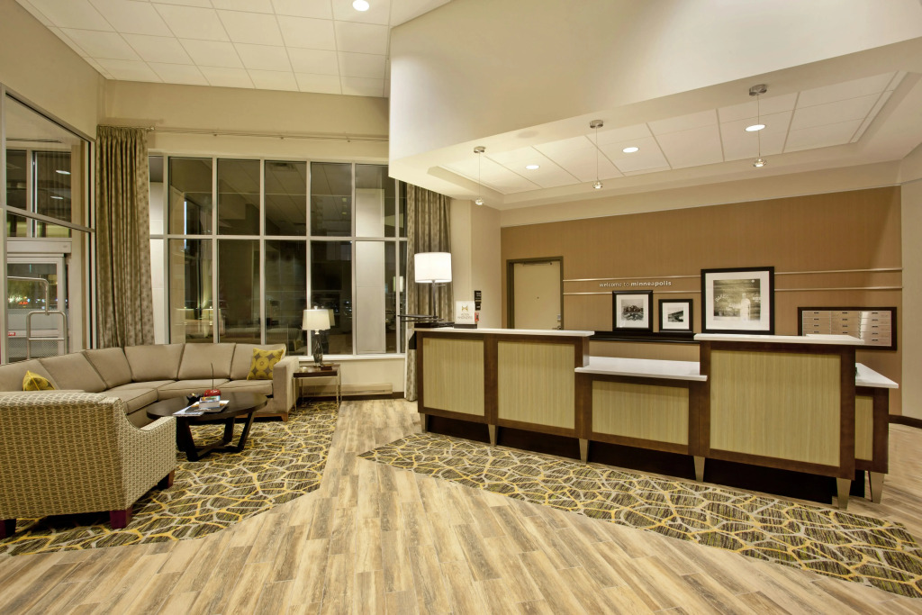 Hampton Inn & Suites - Minneapolis/Downtown