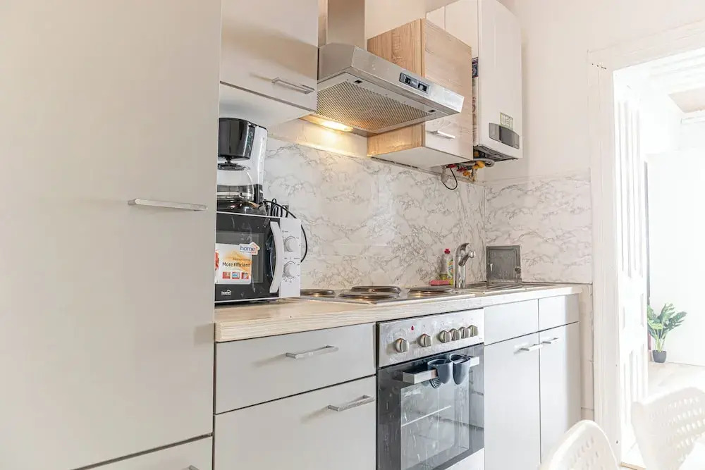 Beautiful 2BR Apt Near Meidling Station