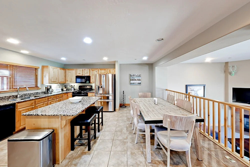 Bear Hollow Village 4 Bedrooms 3.5 Bathrooms Townhouse