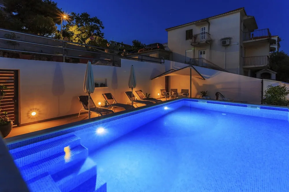 Villa Lola
