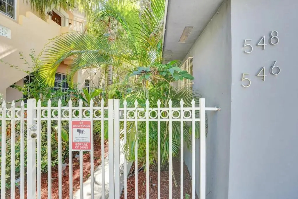 Biscayne deluxe private house 4br2bath free parking garden BBQ