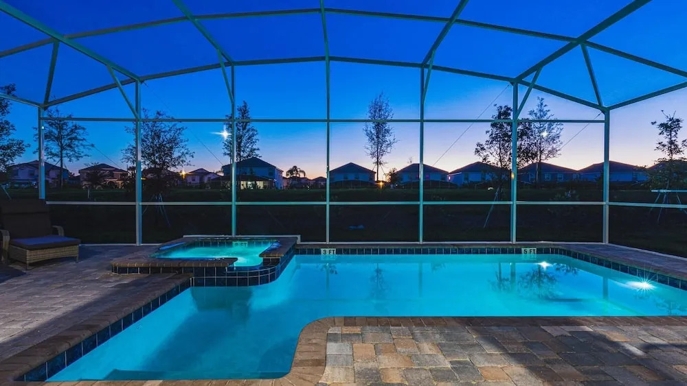 8BR Family Home w Pool Theatre Close to Disney