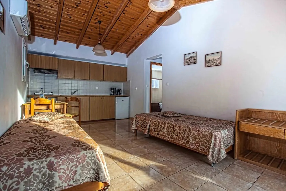 Ilian Beach & Apartments