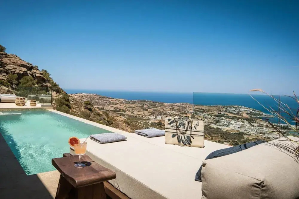 Villa Ouranos - Where the World Unfolds Before You