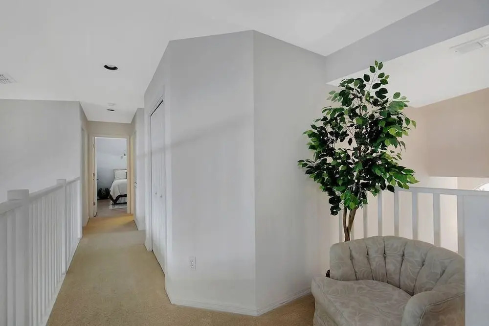 Piccadilly Cir Home
