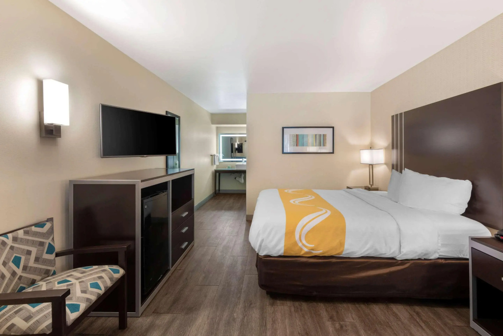 Quality Inn & Suites Camarillo-Oxnard