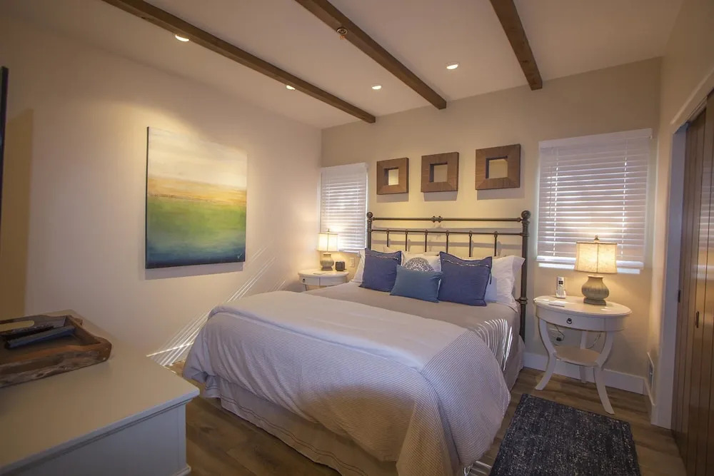 Newly Built Romantic Getaway in Carmel Woods
