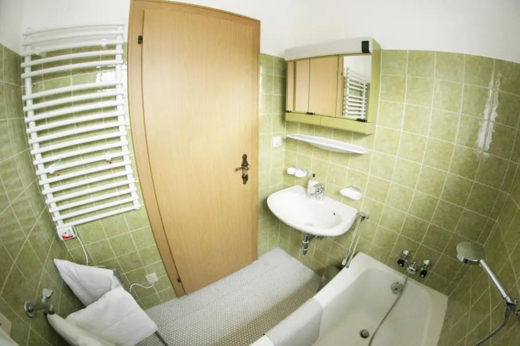 Family Friendly Chalet - Central with Beautiful Mountain Views