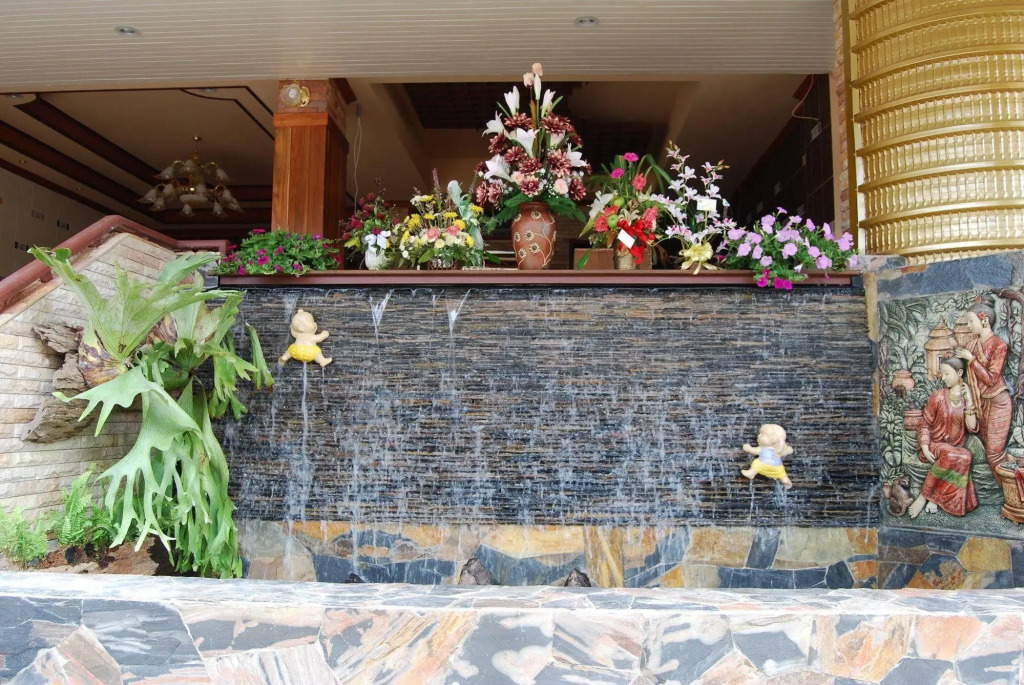 Preechana Golden Place Serviced Apartment