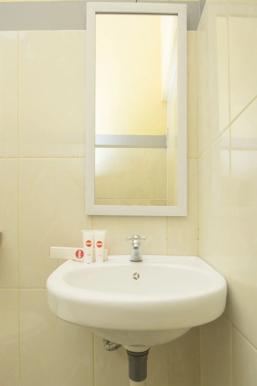 Annisa Syariah Guest House by Oyo Rooms