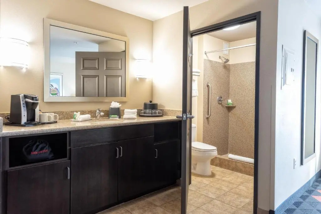 Holiday Inn Oceanside Marina Camp Pendleton by IHG