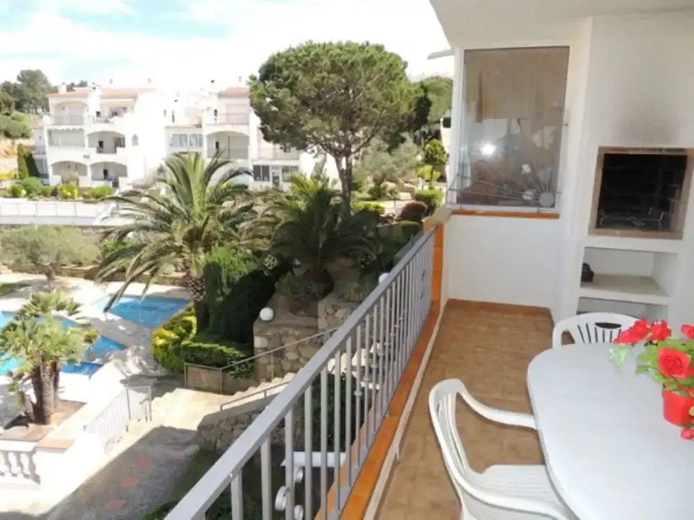 Apartment Near Roses Beach With Pool