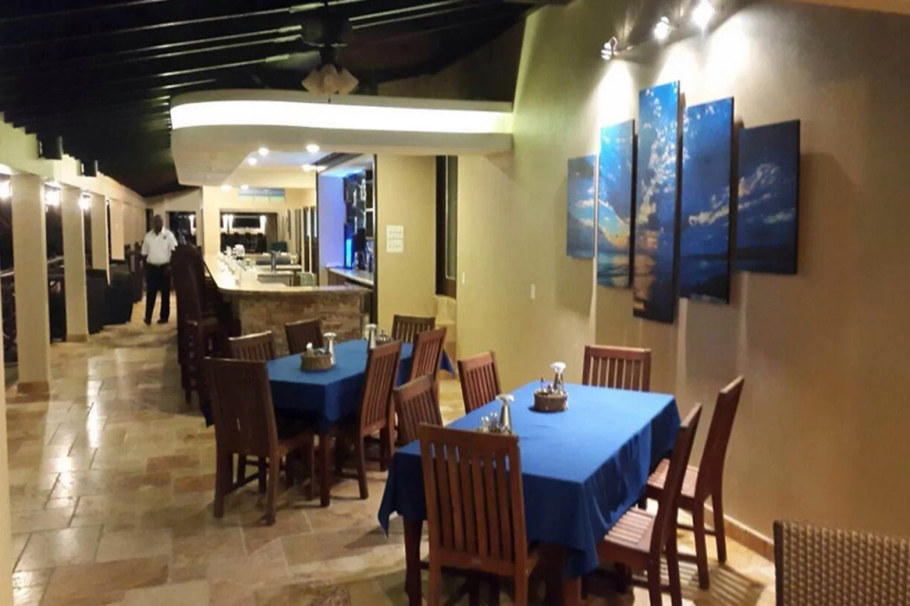 Blue Waters Inn