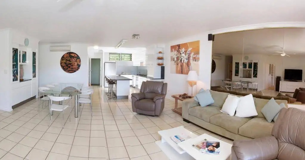 Poinciana 112 Bedrooms x3 Free Buggy
