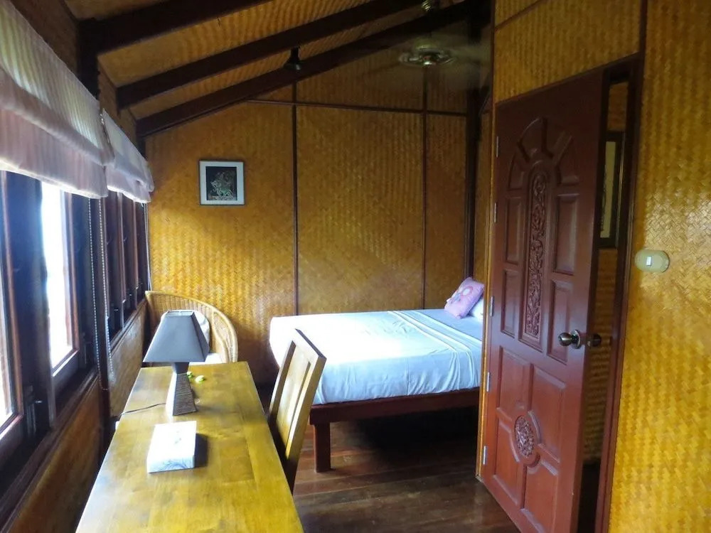 Petchpailin Resort