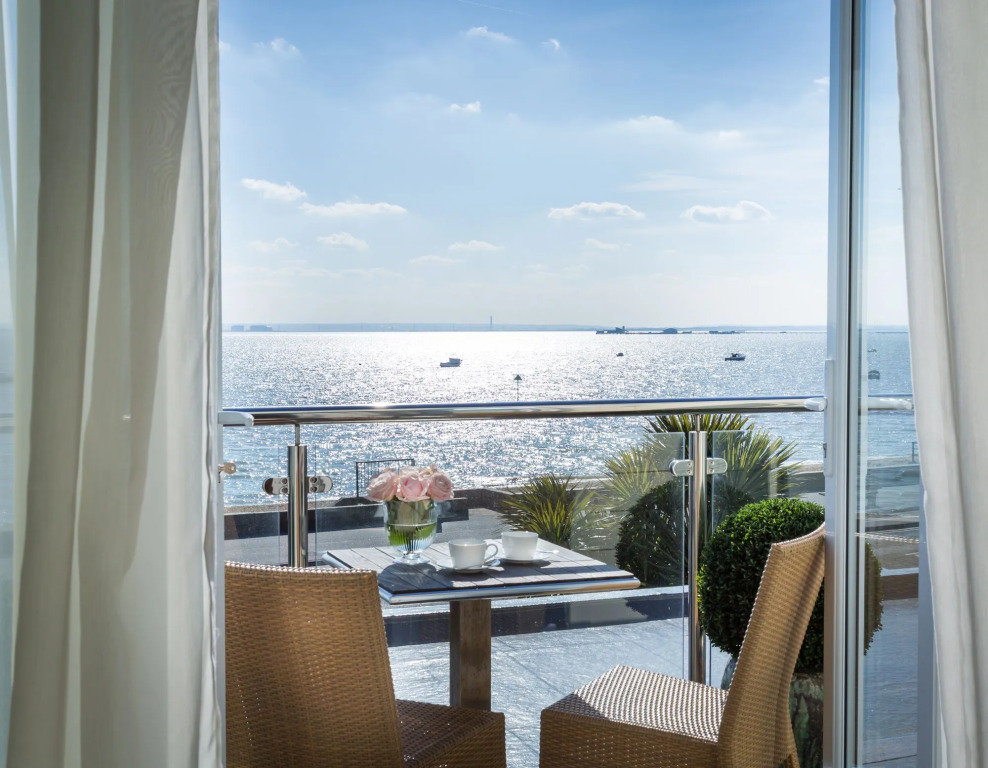 Roslin Beach Hotel