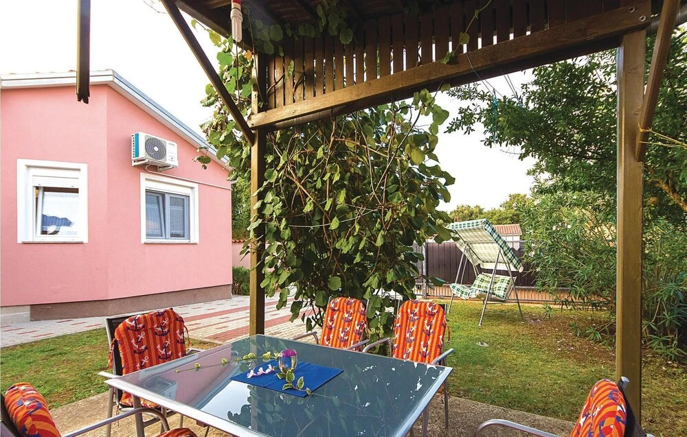 Beautiful Home in Betiga With Wifi and 4 Bedrooms