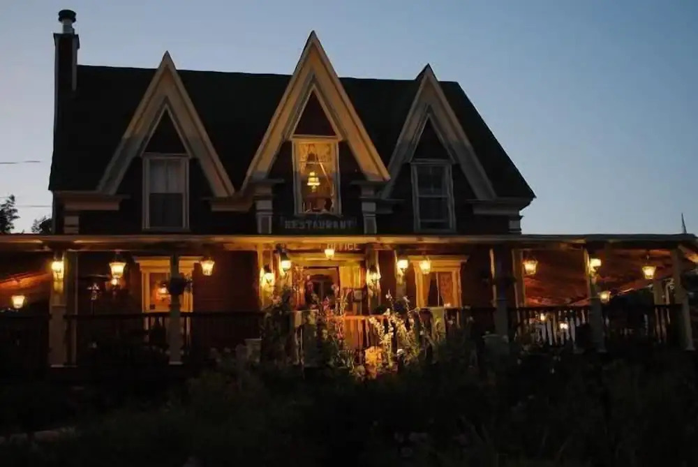 Lynwood Inn