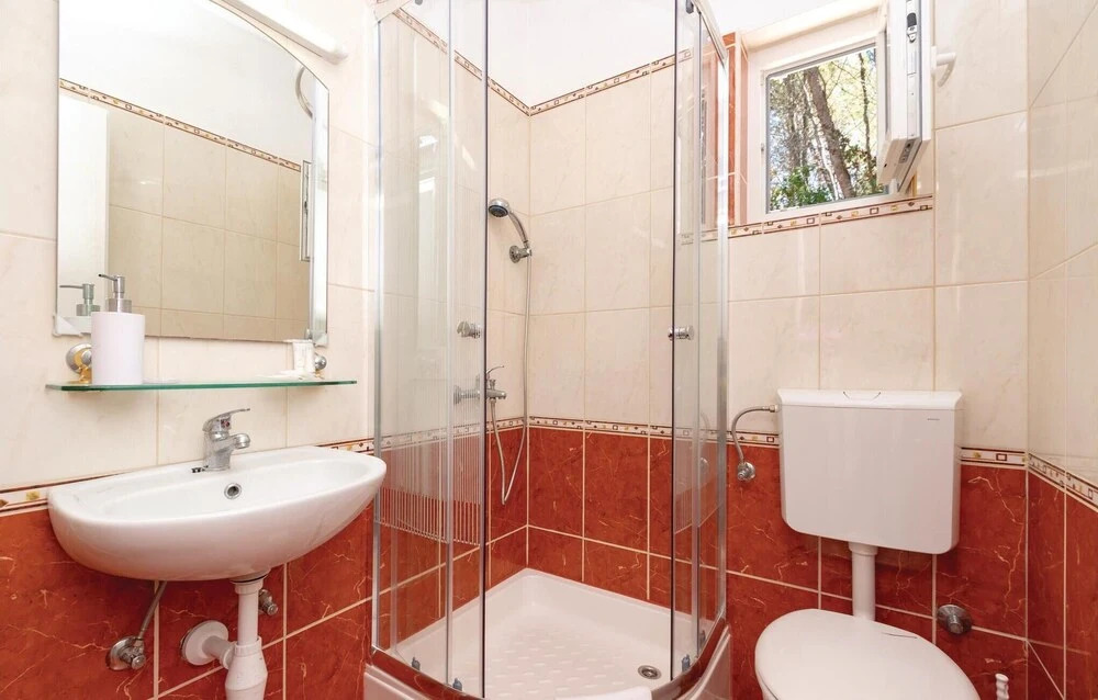 4 Bedroom Gorgeous Home In Blato