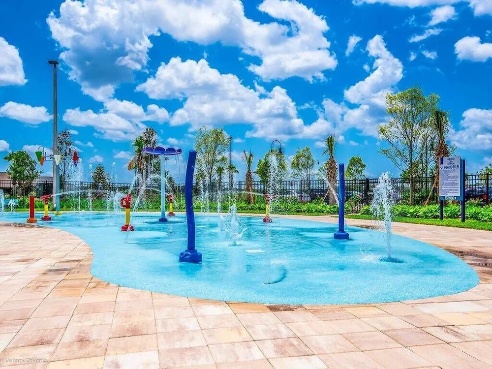 Cozy Retreat Near Disney: Apartment With Amenities