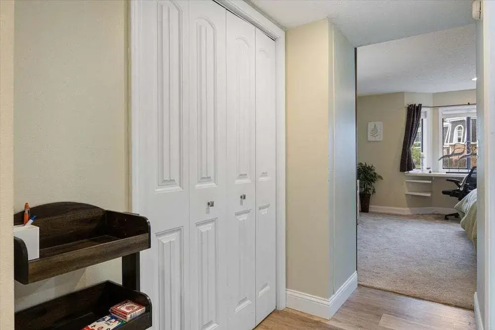 Lakefront Osage Beach Condo + Workspace w/ Pool Views