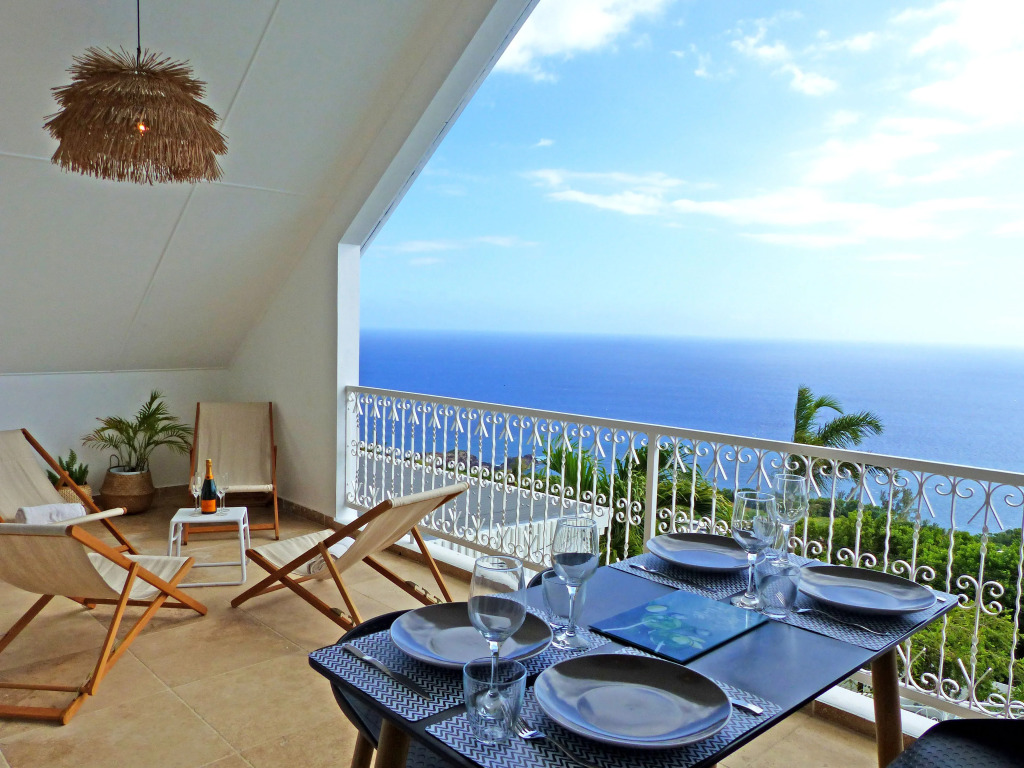LA BOHEME, résidence de 5 appartements avec piscine, vue océan, Petite Ile