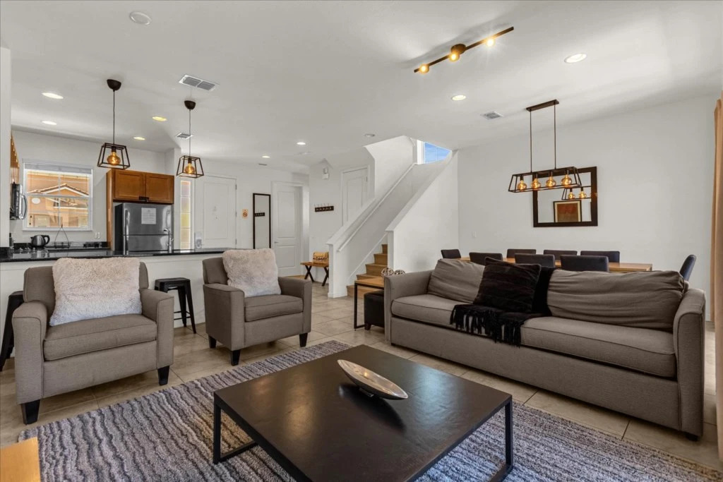 3 Bd 3 Ba Regal Oaks 2671 Rl