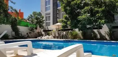 Riviera Towers 211