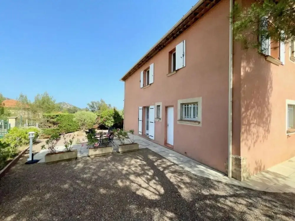 Rose Comfortable Holiday Residence