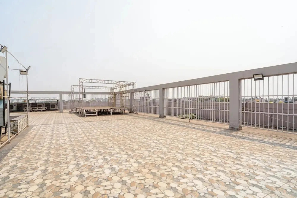 Hotel Entry Point