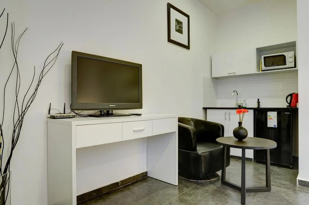 Geula Suites