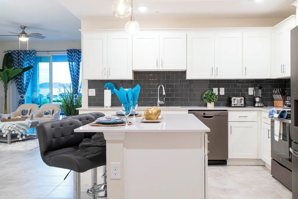 Luxurious 3Bd 8 Guests Storey Lake Resort Close to Disney 201 3131