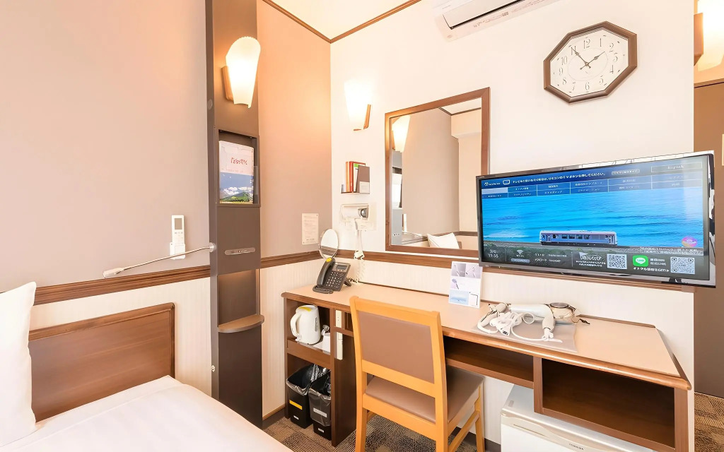 Toyoko Inn Hon-atsugi-eki Minami-guchi