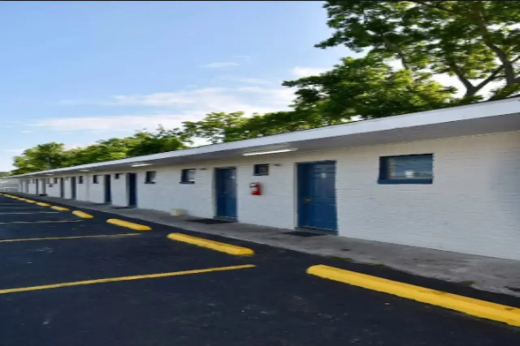Motel 19 By Capital O Baytown I-10
