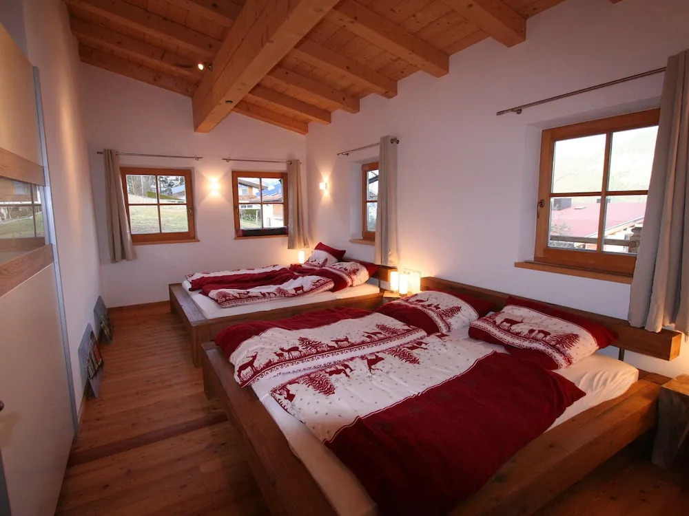 Modern Apartment With Balcony, Ski Storage, Garden Furniture