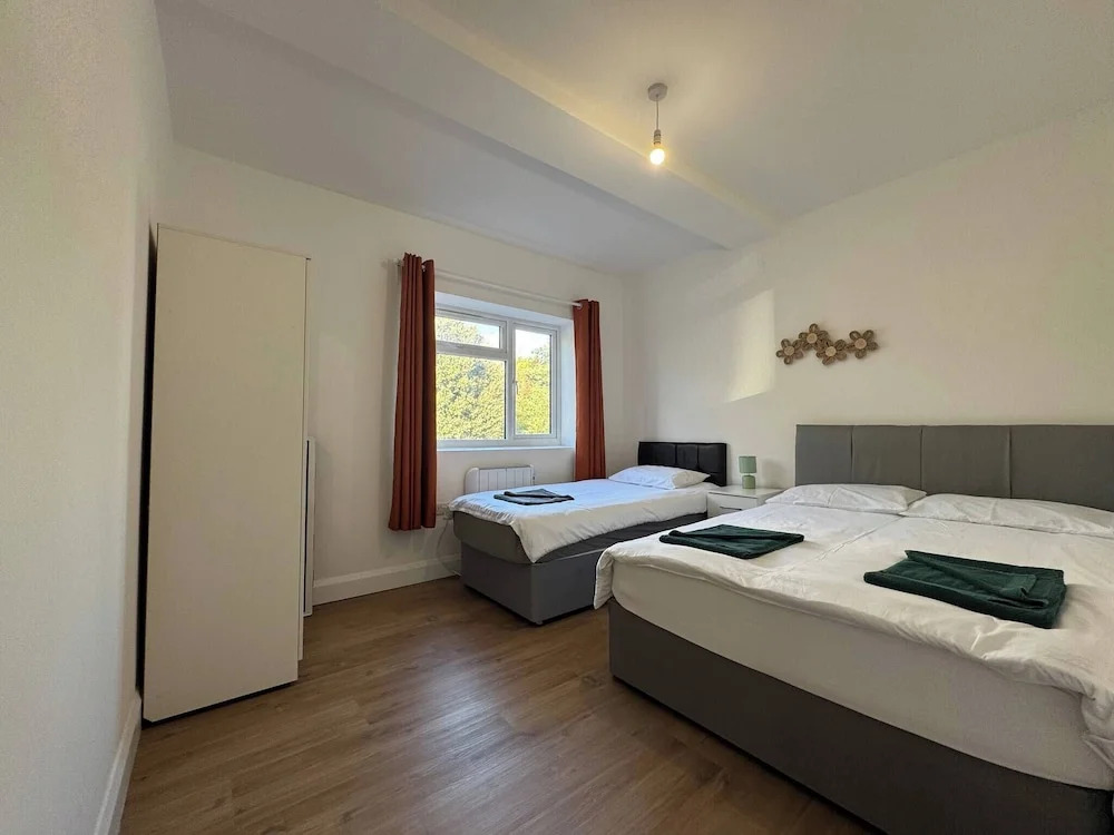 Charming Wallington Apartment With Hot Tub