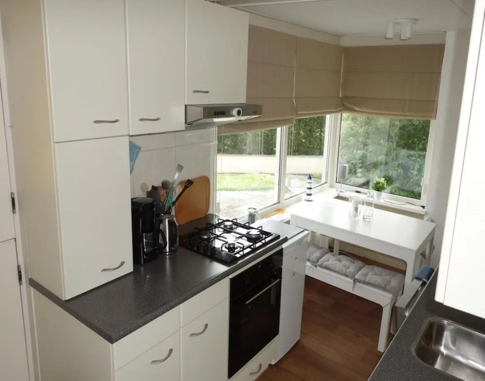 Bungalow in Sint Maartenszee Near Beach