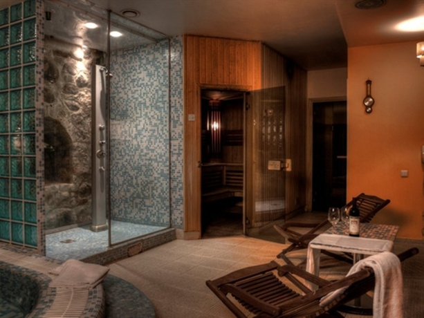 Atrium Hotel