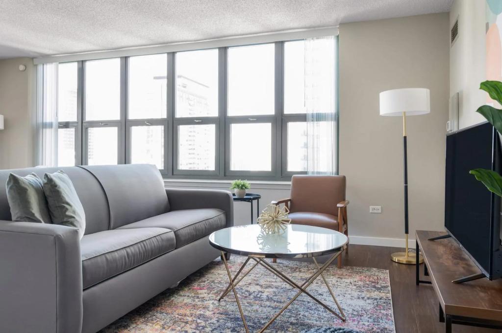 Chicago | Stunning 1BD/1BA River North Apartment