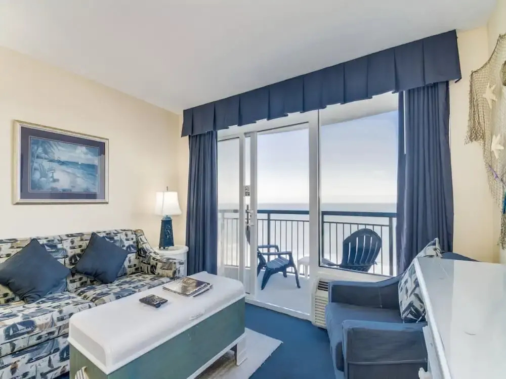 Spectacular Oceanfront Condo by Hosteeva