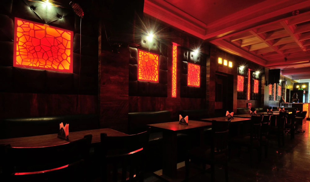 The Gold Regency - 02 Mins from New Delhi Railway Station