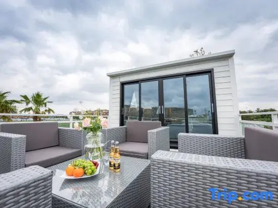 Lakeside Holiday Camp Homestay