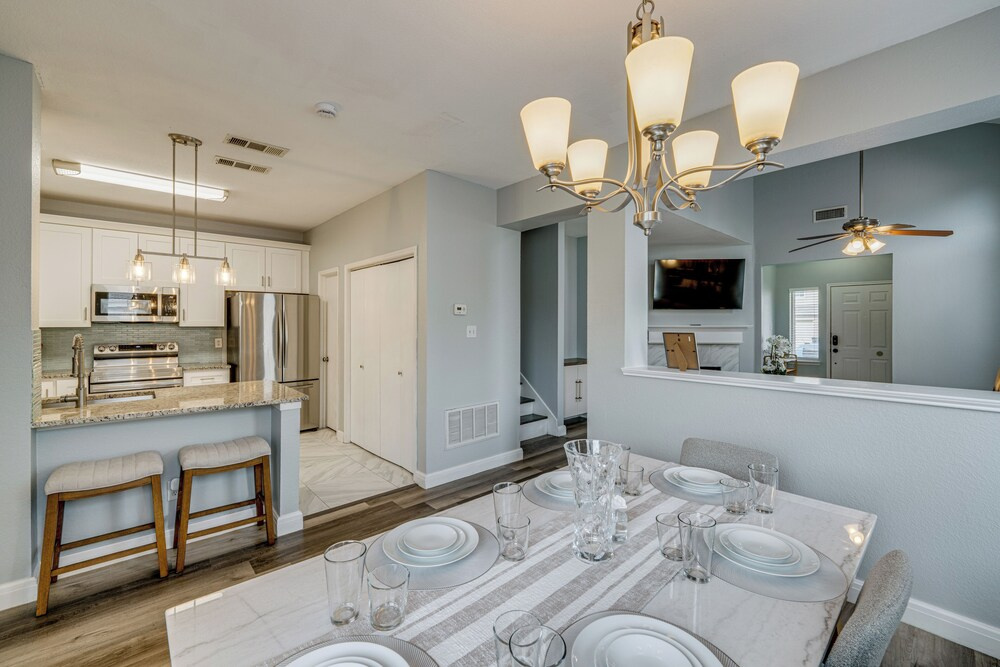 Pet Friendly! Renovated Arlington Home Near At&t