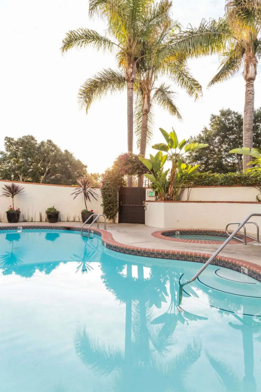 Montecito Inn