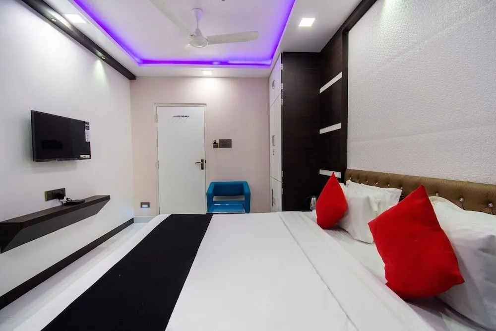 Capital O 60412 Hotel Orion Crystal