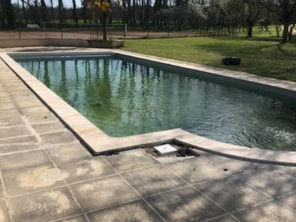 Évasion champêtre : Maison avec piscine, tennis, et étang au cœur de 50 hectares de forêt - FR-1-410-307