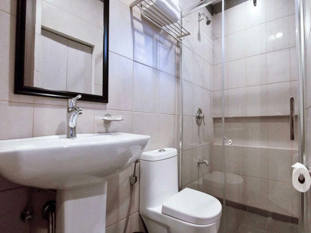 Jade Hotel and Suites