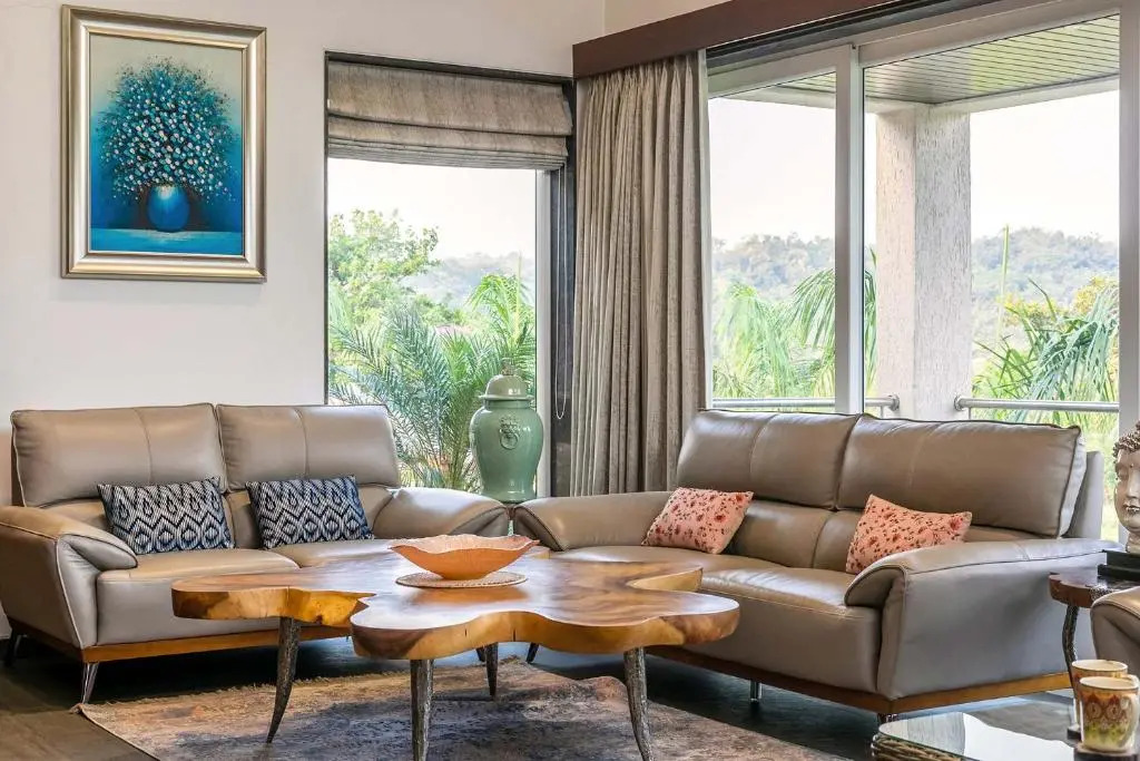 StayVistas The Tavern At Canary Farms - Mountain-View Luxury Mansion with Infinity Pool & Games Zone