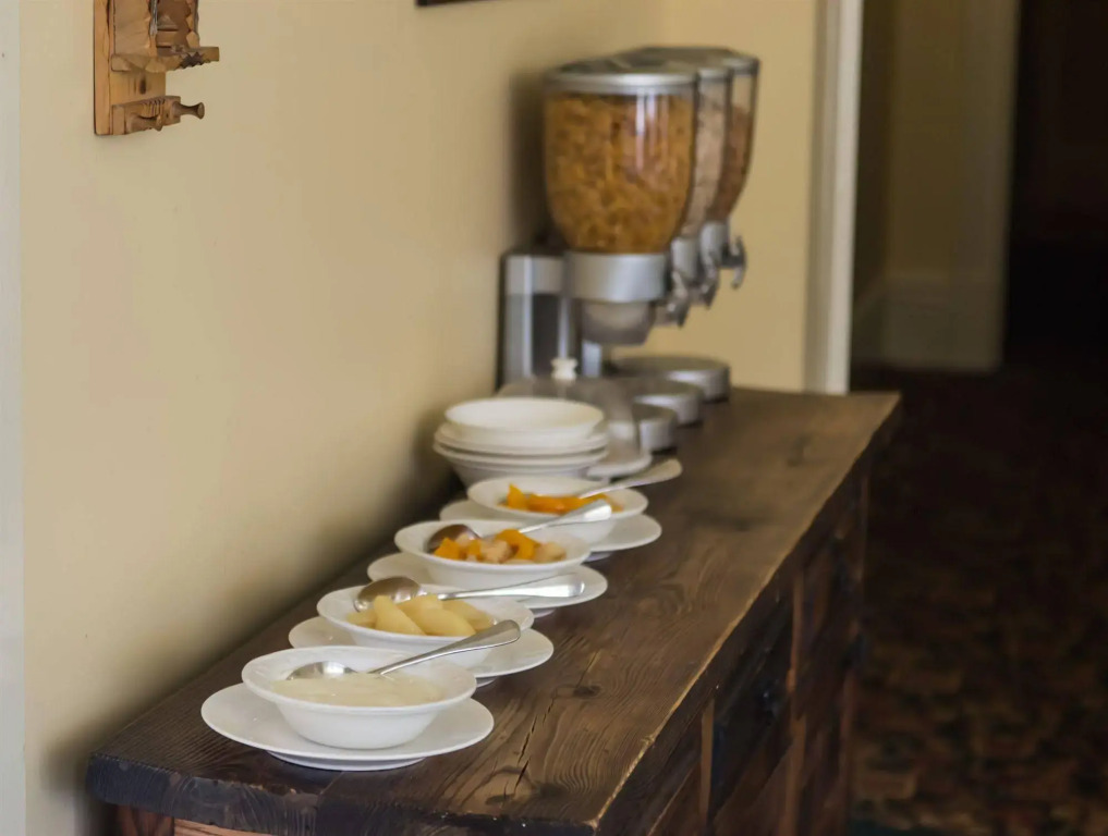 Toorak Manor Hotel Free Parking