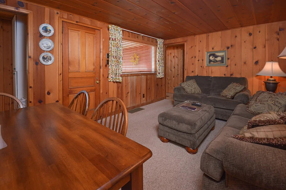 Lakeside Hide-A-Way 2 Bedroom House